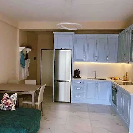 Cozy 50m From The Beach