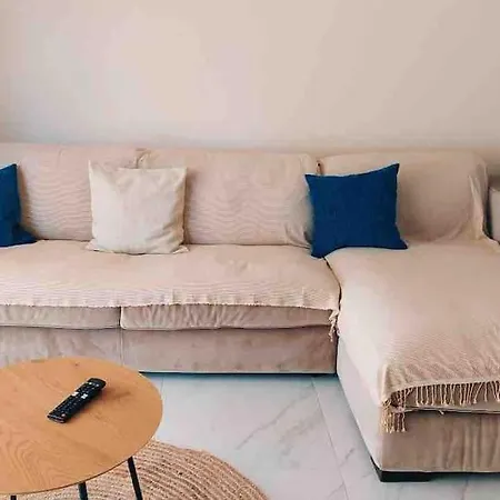 Apartment Cozy 50m From The Beach Himarë